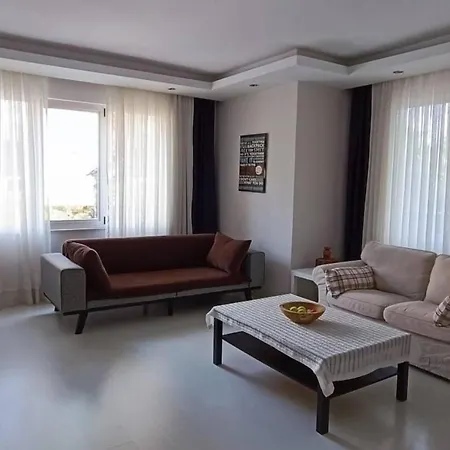 Immaculate Cozy 2-bed In Lara Apartament